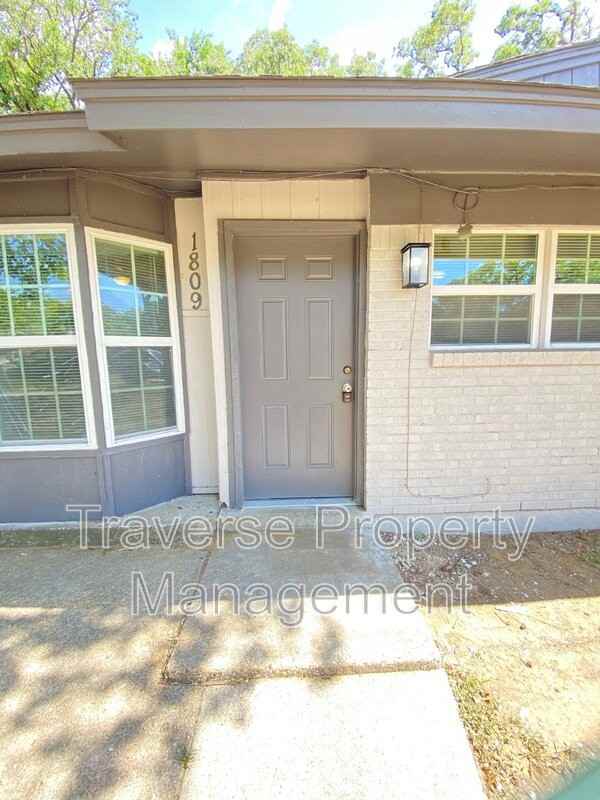 1809 W Sanford St - Photo 3 of 22