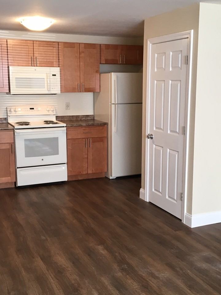 Hampton Arms - Photo 3 of 20