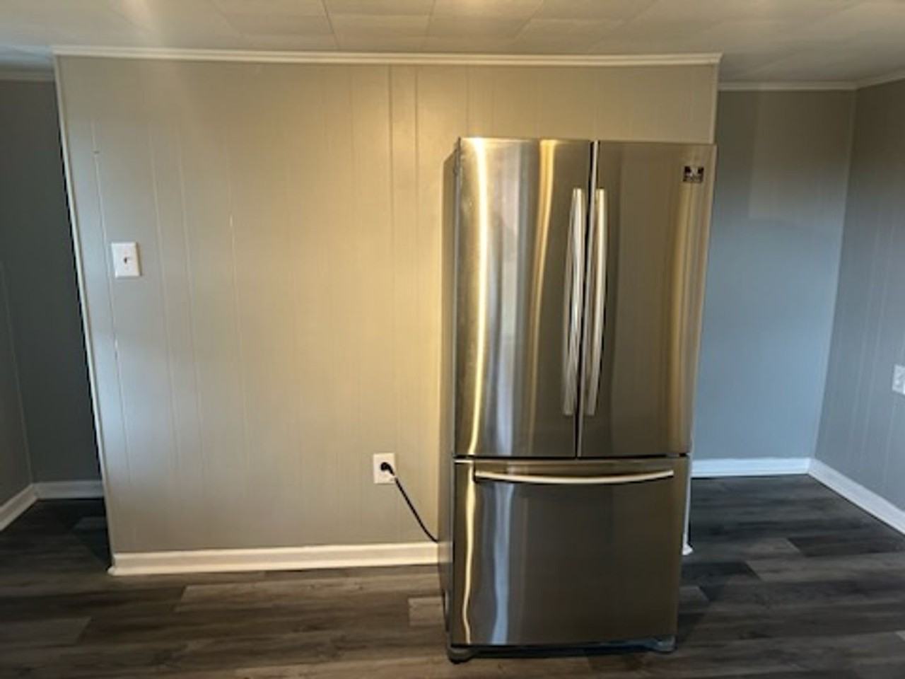 213 Sylvan Ave - Photo 3 of 10