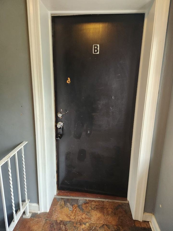 960 Sherwood - Photo 2 of 9