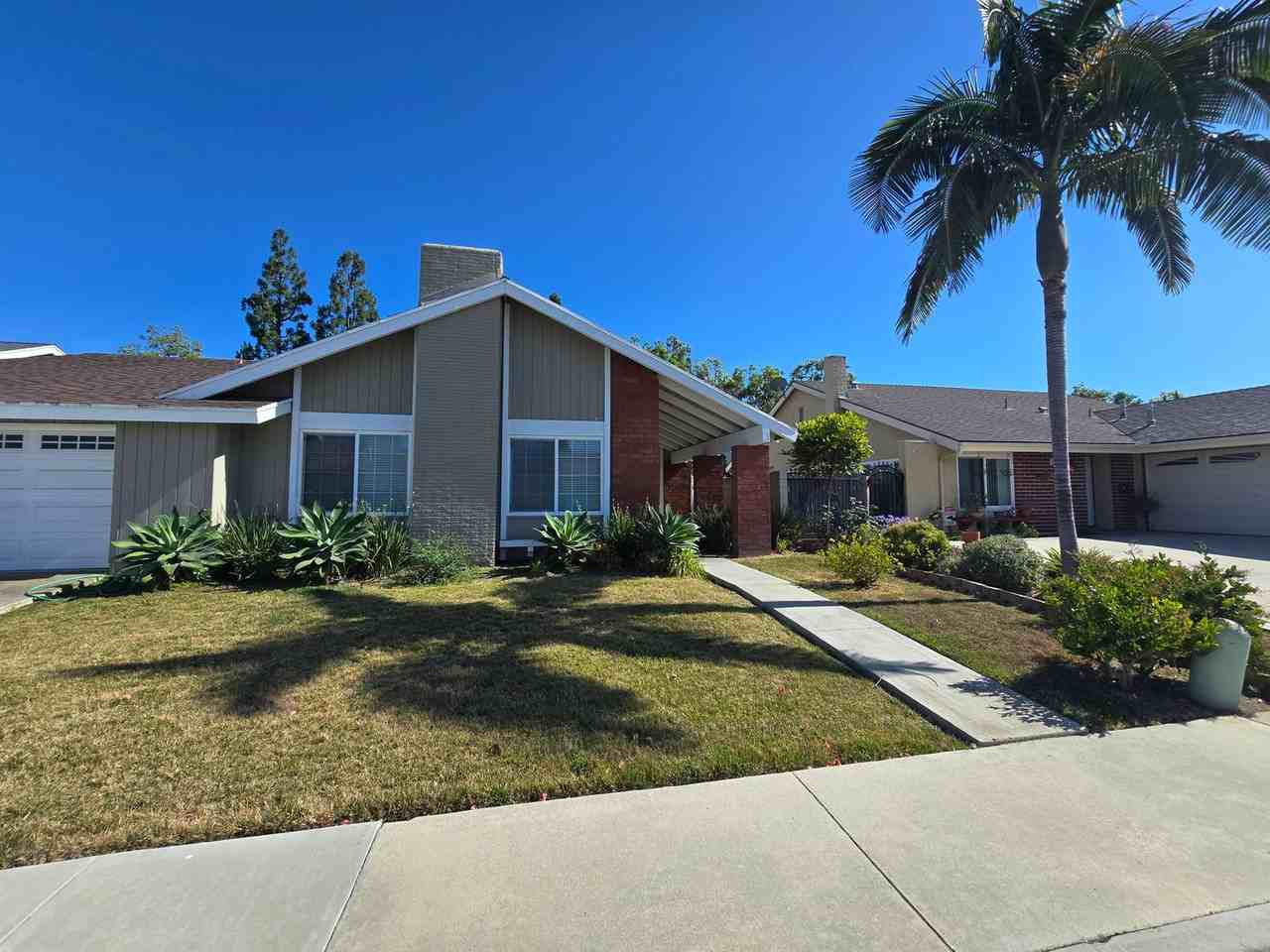 937 Dahlia Ave - Photo 2 of 10