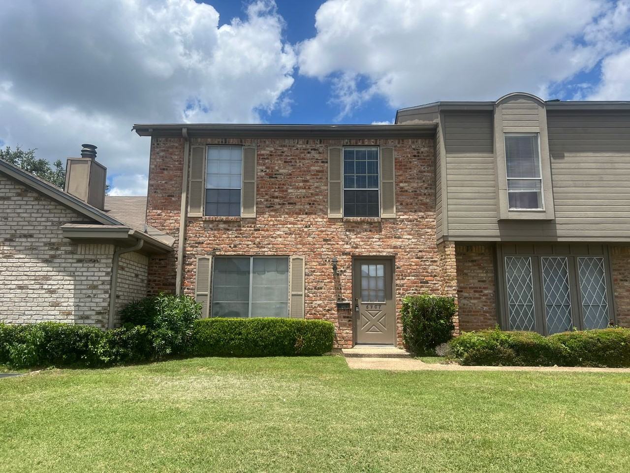 6907 Harvey Drive - Photo 2 of 20