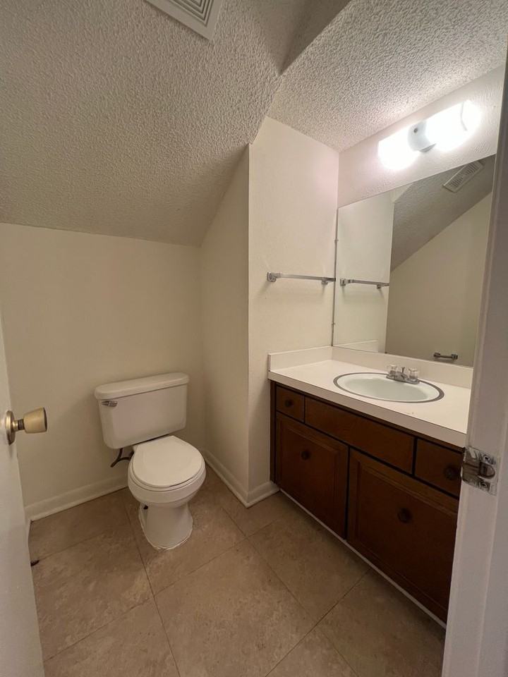 6907 Harvey Drive - Photo 6 of 20