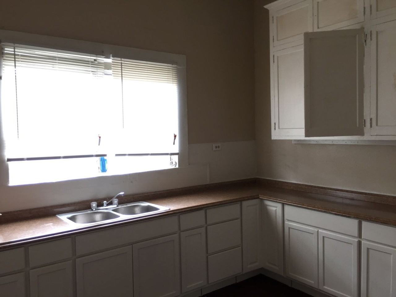 1018 North Olive Street - Photo 5 of 12