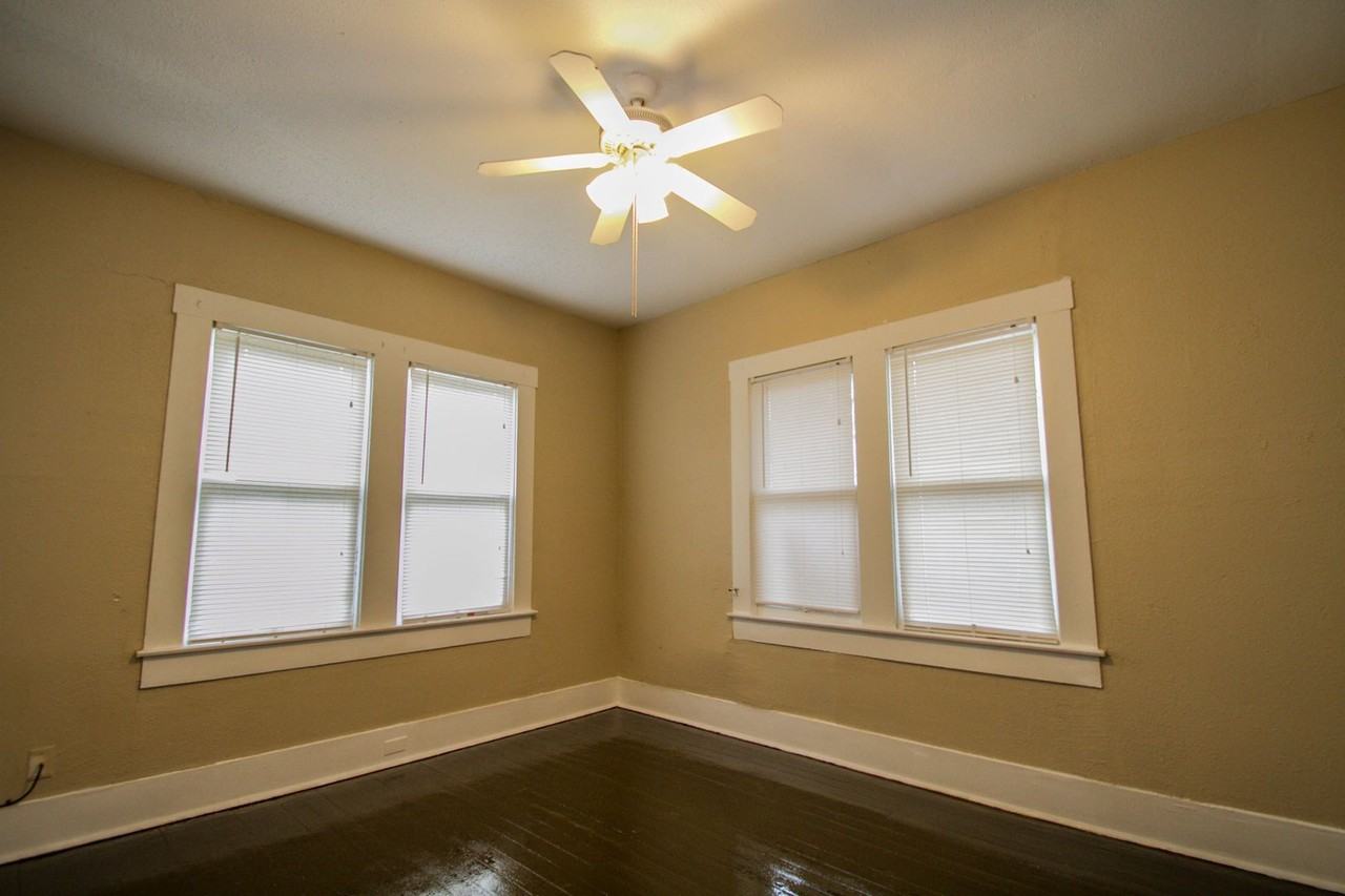 1727 Nolan St - Photo 4 of 20