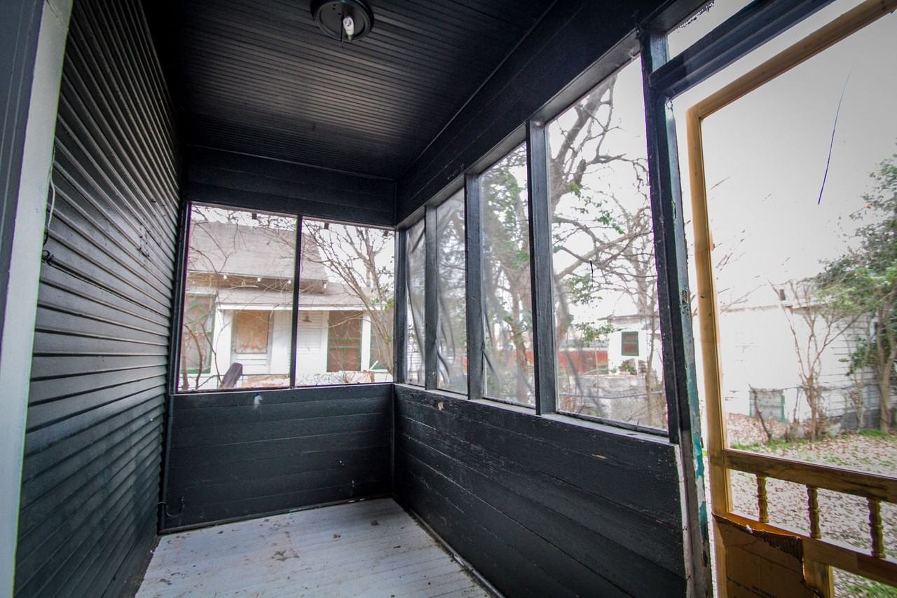 1727 Nolan St - Photo 2 of 20