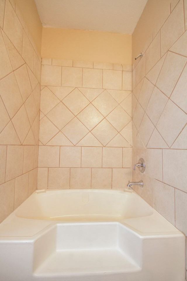 1727 Nolan St - Photo 3 of 20