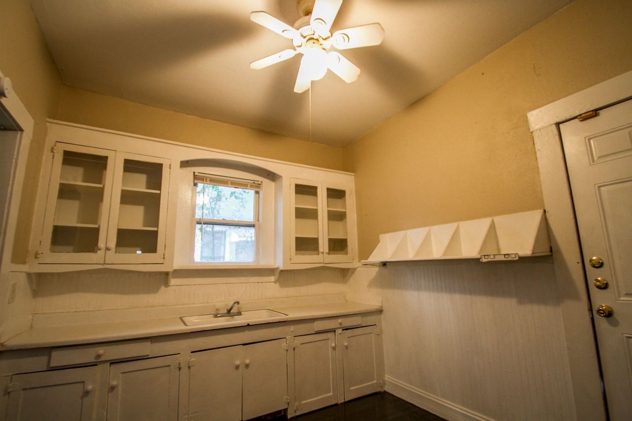 1727 Nolan St - Photo 7 of 20