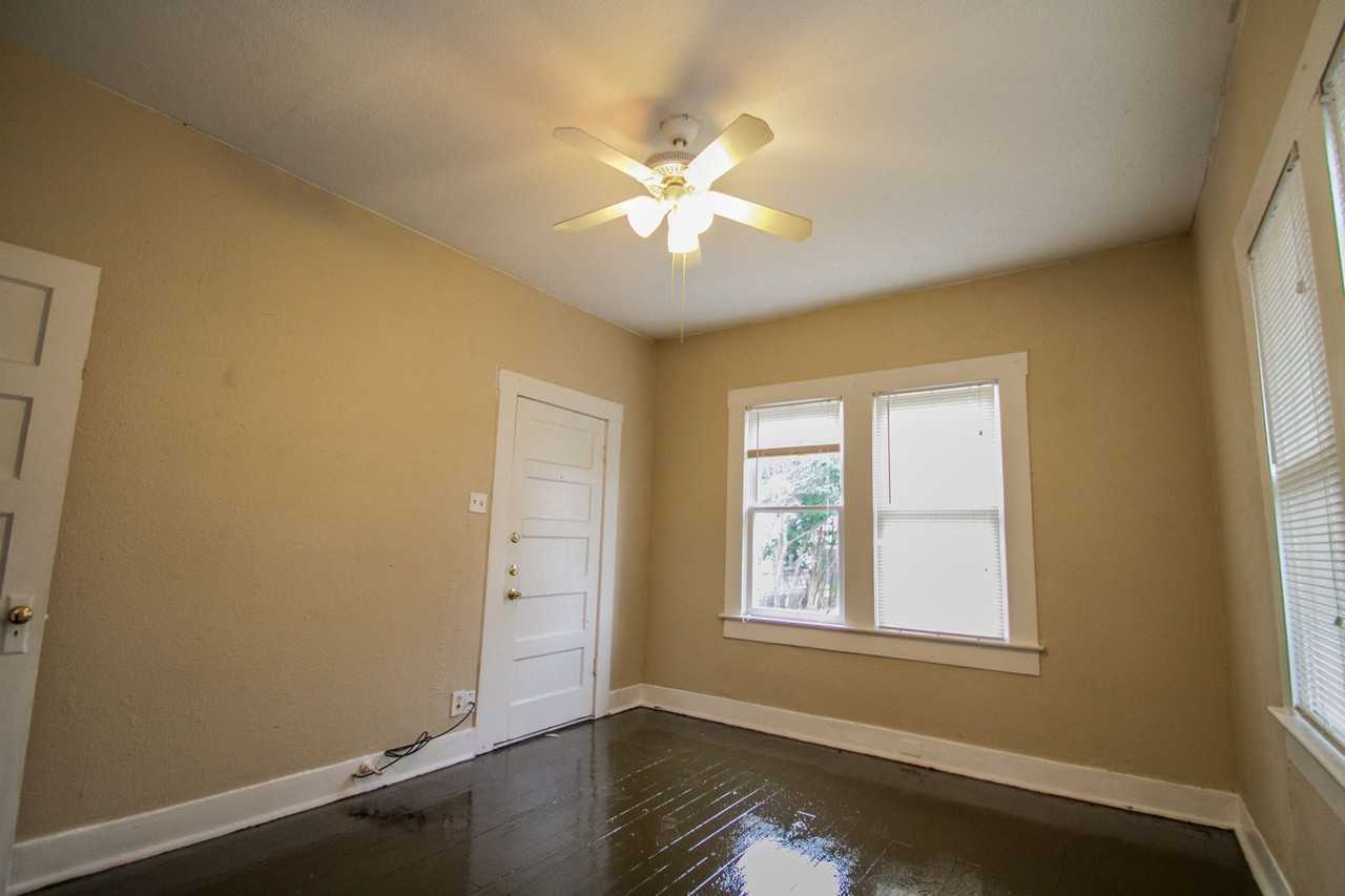 1727 Nolan St - Photo 5 of 18