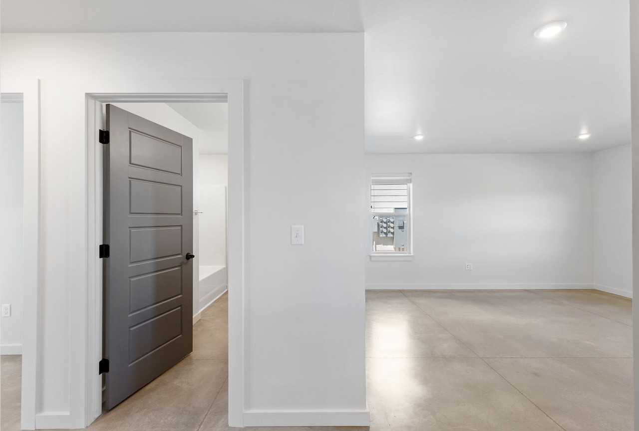 5157 West Side Flats - Photo 2 of 50