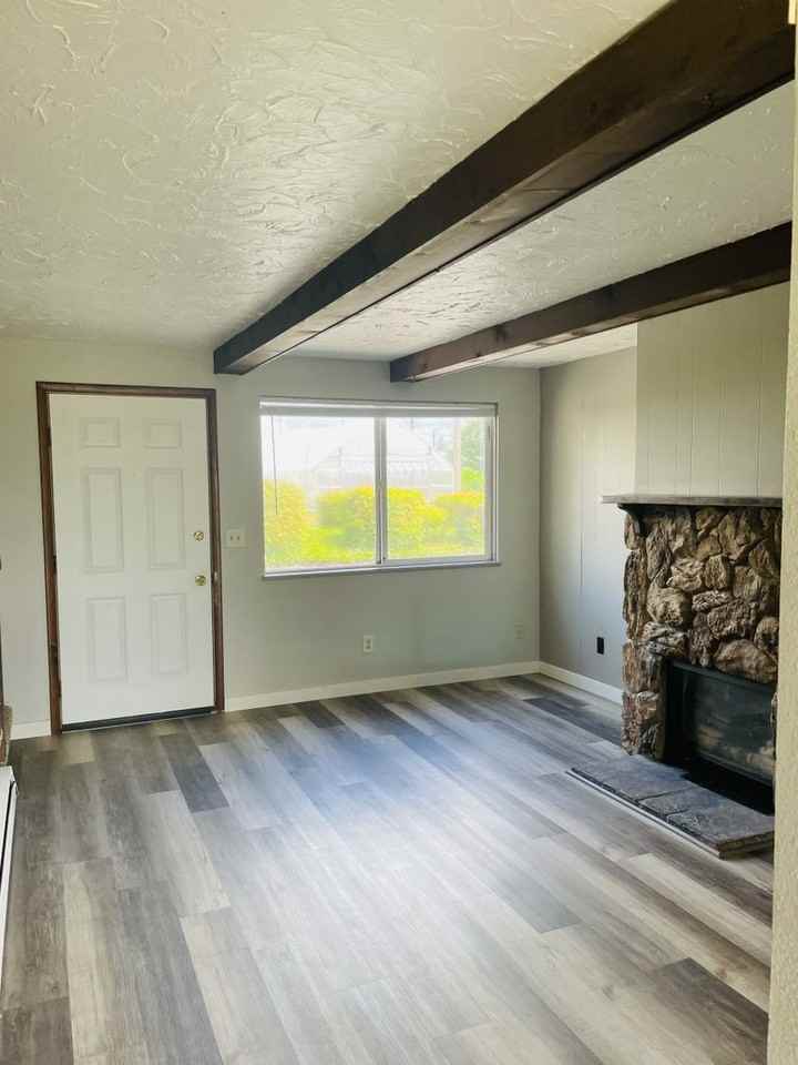 211-221 Maple - Photo 4 of 19