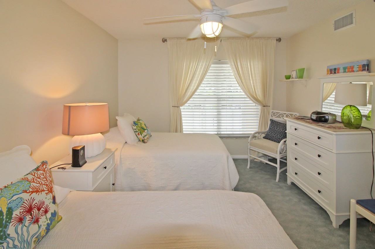 928 Wexford Blvd - Photo 6 of 11