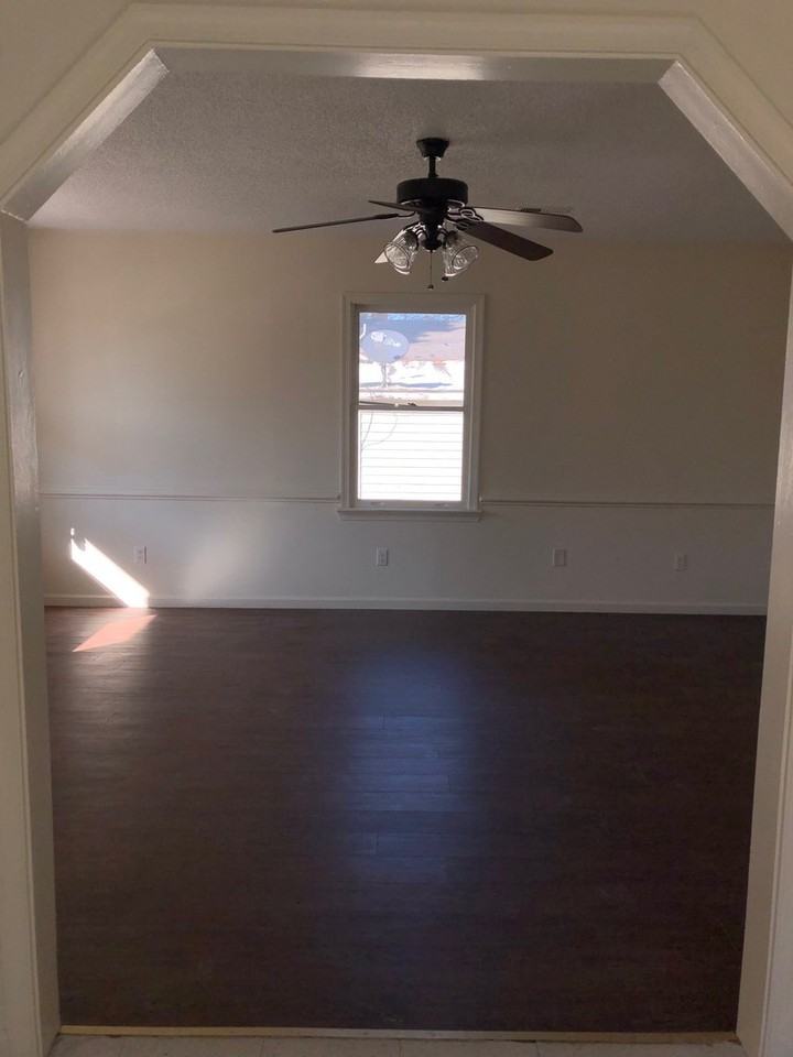 1204 Highland Ave - Photo 3 of 11