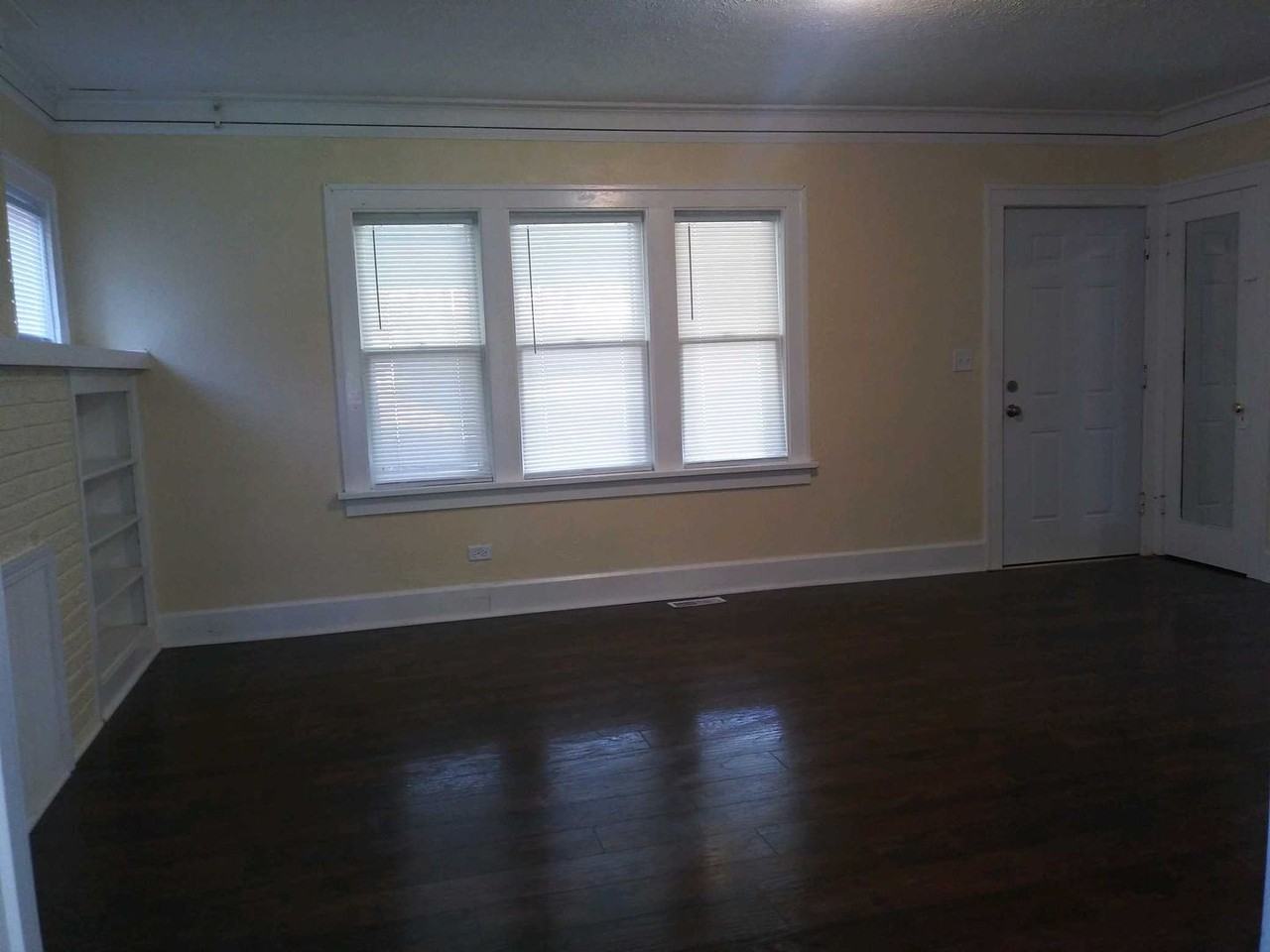 2210 Mulberry St - Photo 2 of 9