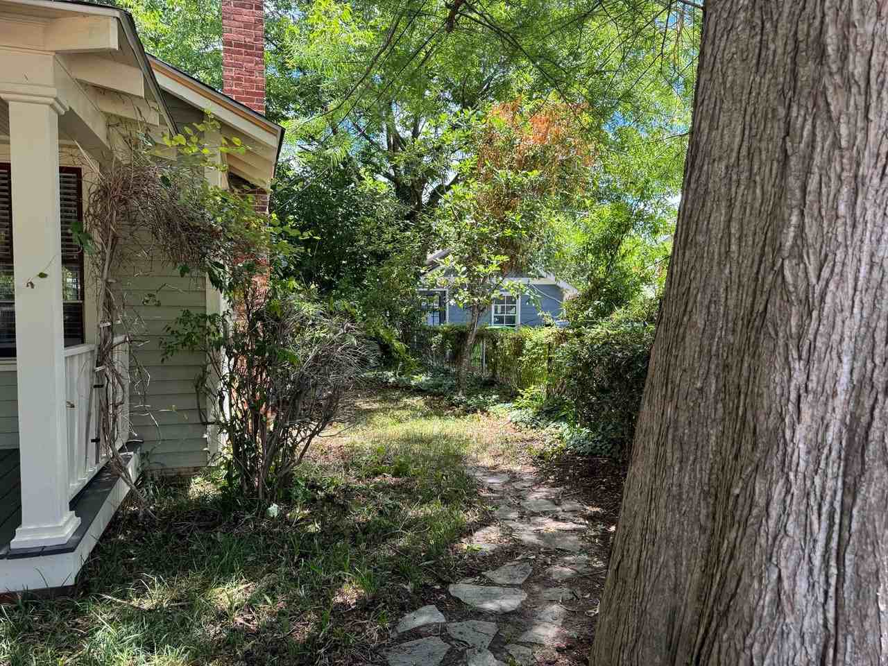 212 Grand Ave - Photo 4 of 30