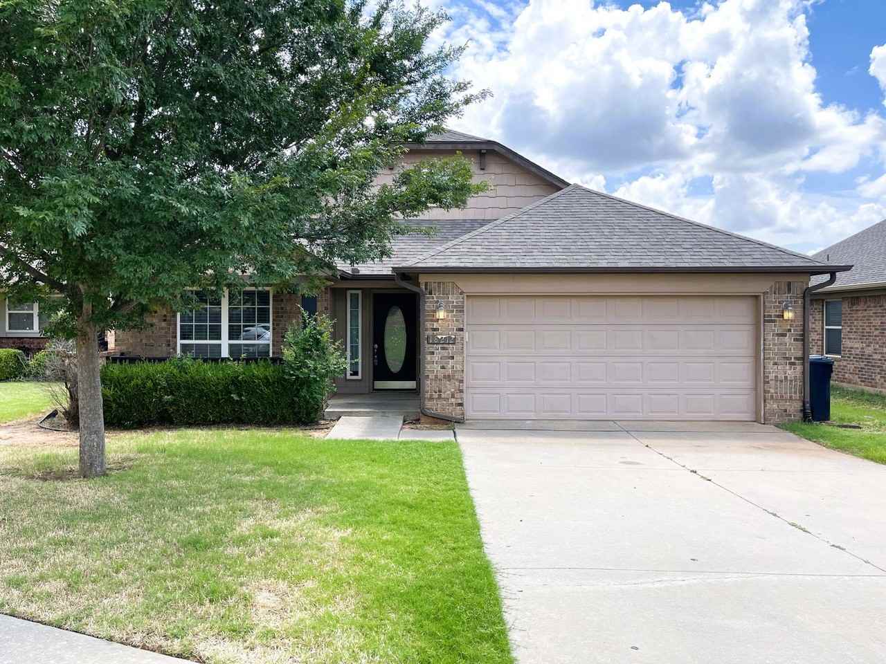 18212 Viento Dr - Photo 3 of 33