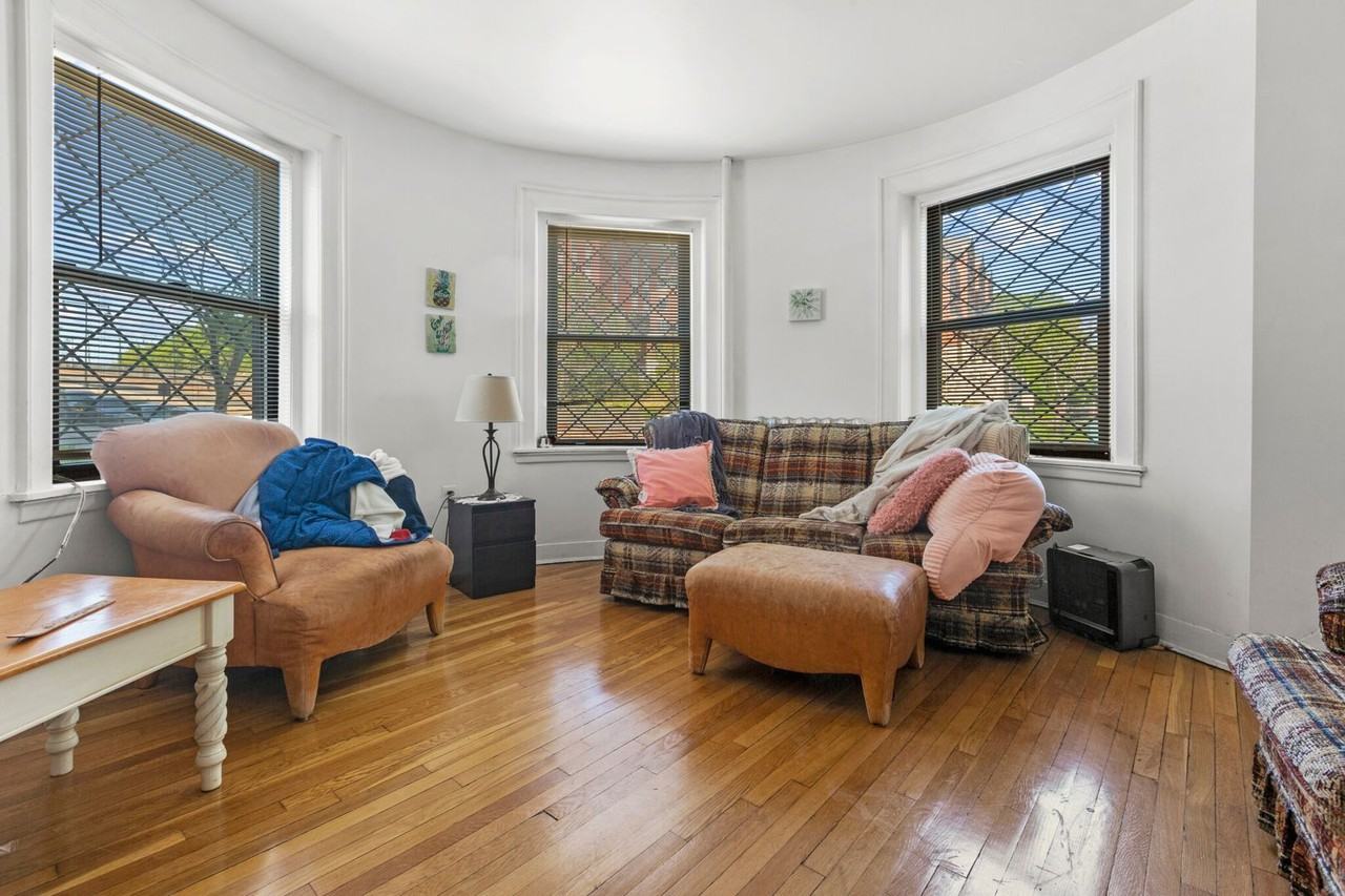 1464 Commonwealth Ave