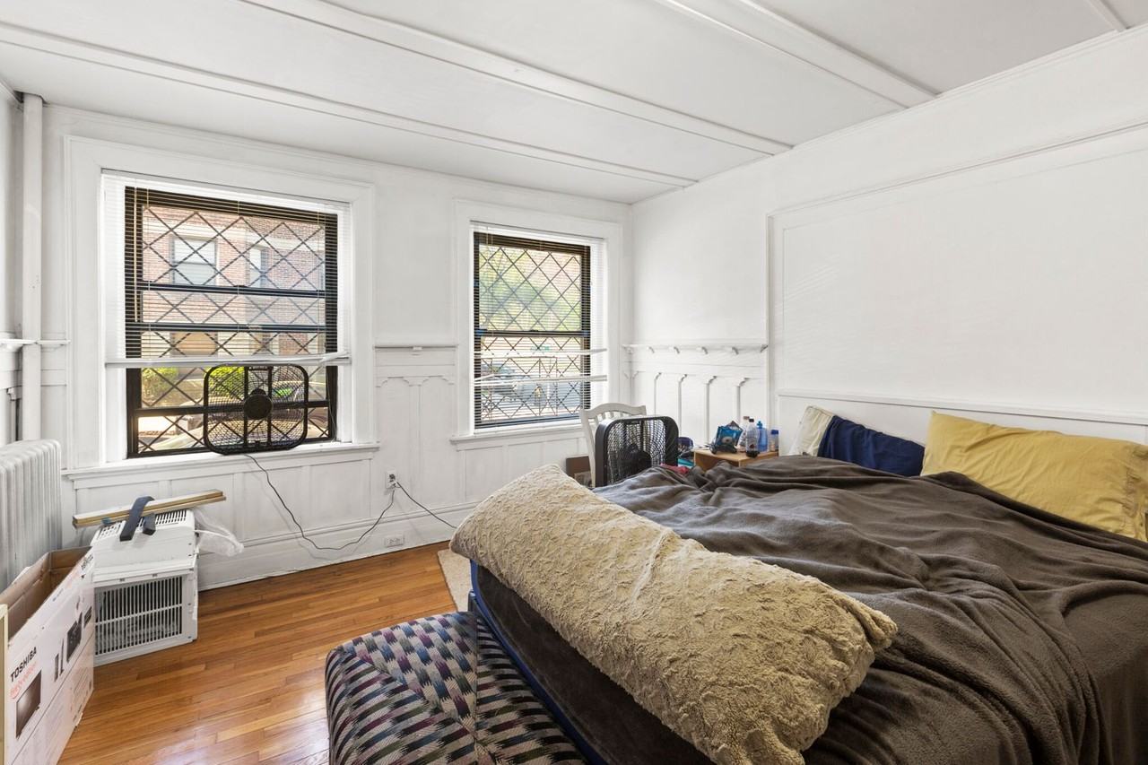 1462 Commonwealth Ave - Photo 3 of 8