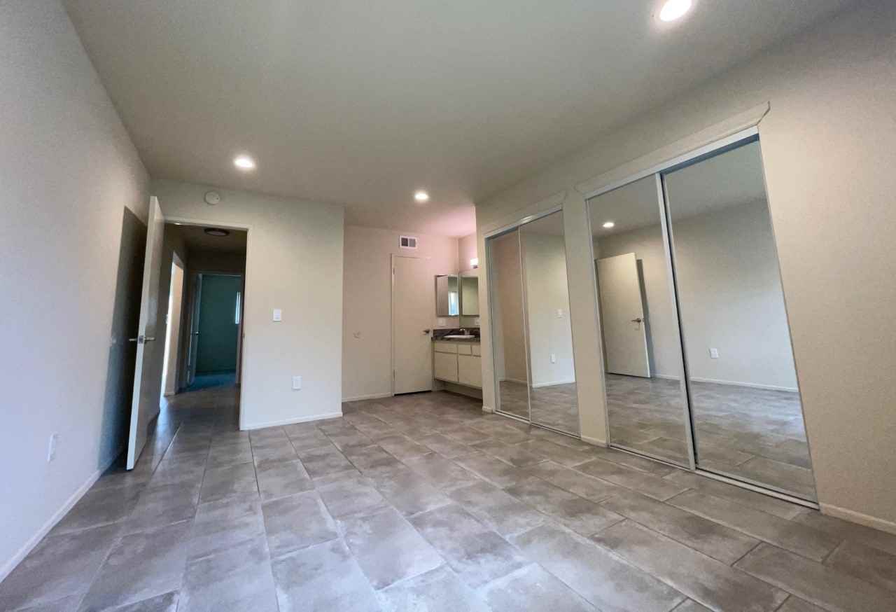 Graham Apartments - Photo 5 of 7