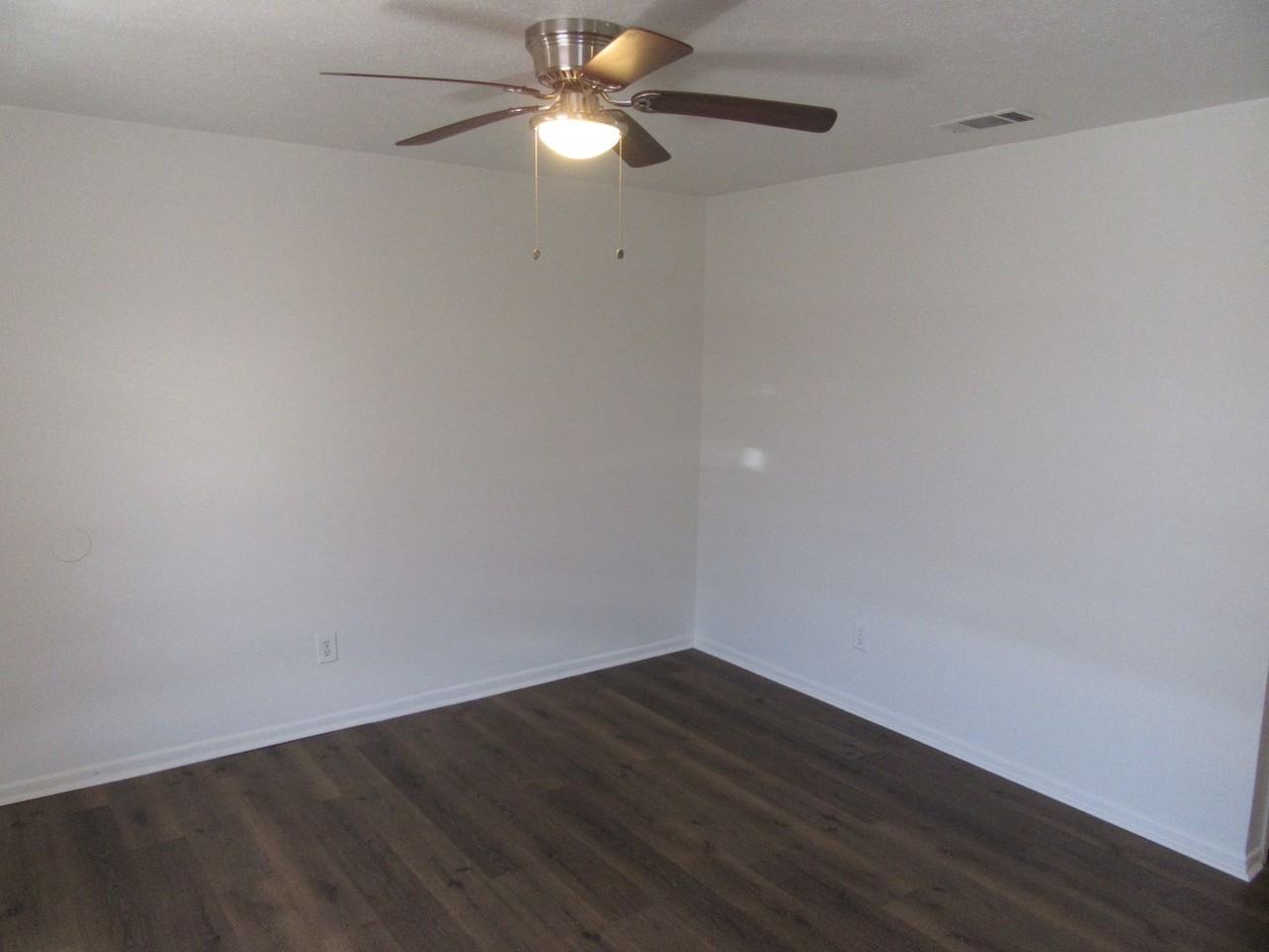 2814 N Panama Ave #6 - Photo 4 of 10