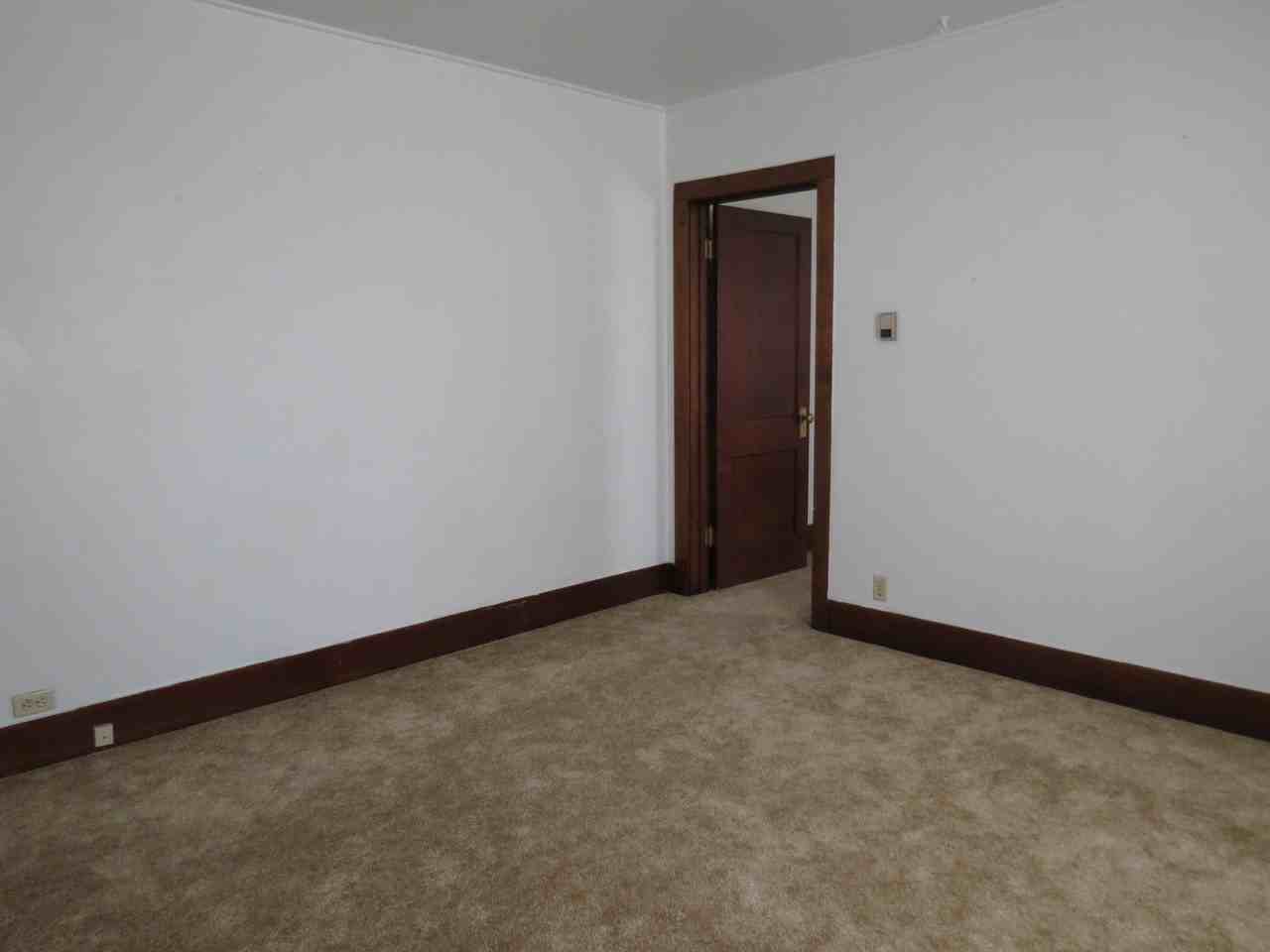 305 H Street - Photo 3 of 8