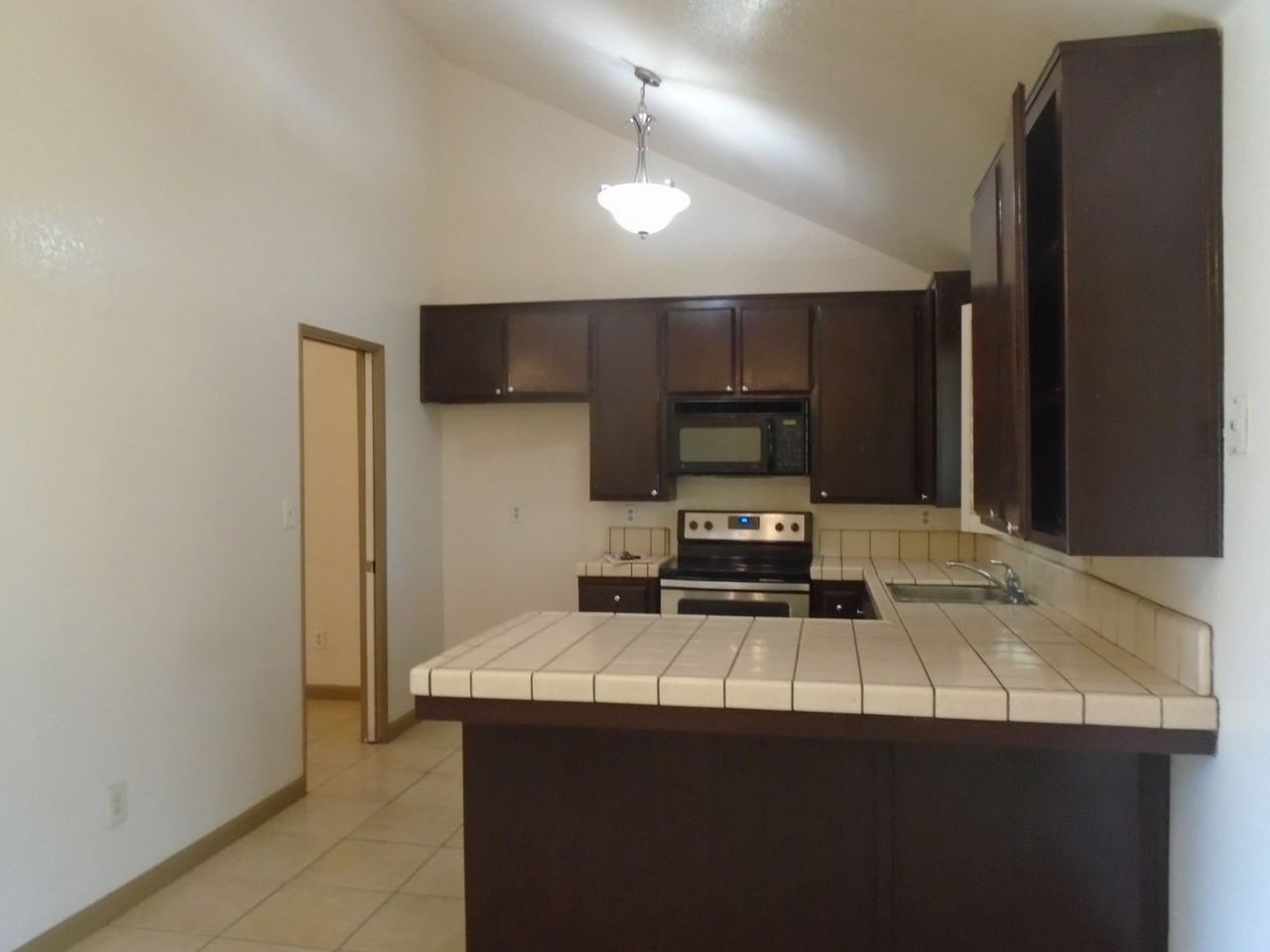 4608 Tilyard Ct - Photo 4 of 14