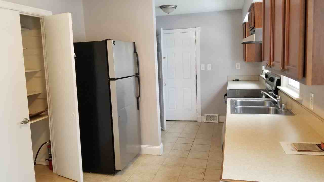 978 Samuel St - Photo 3 of 36