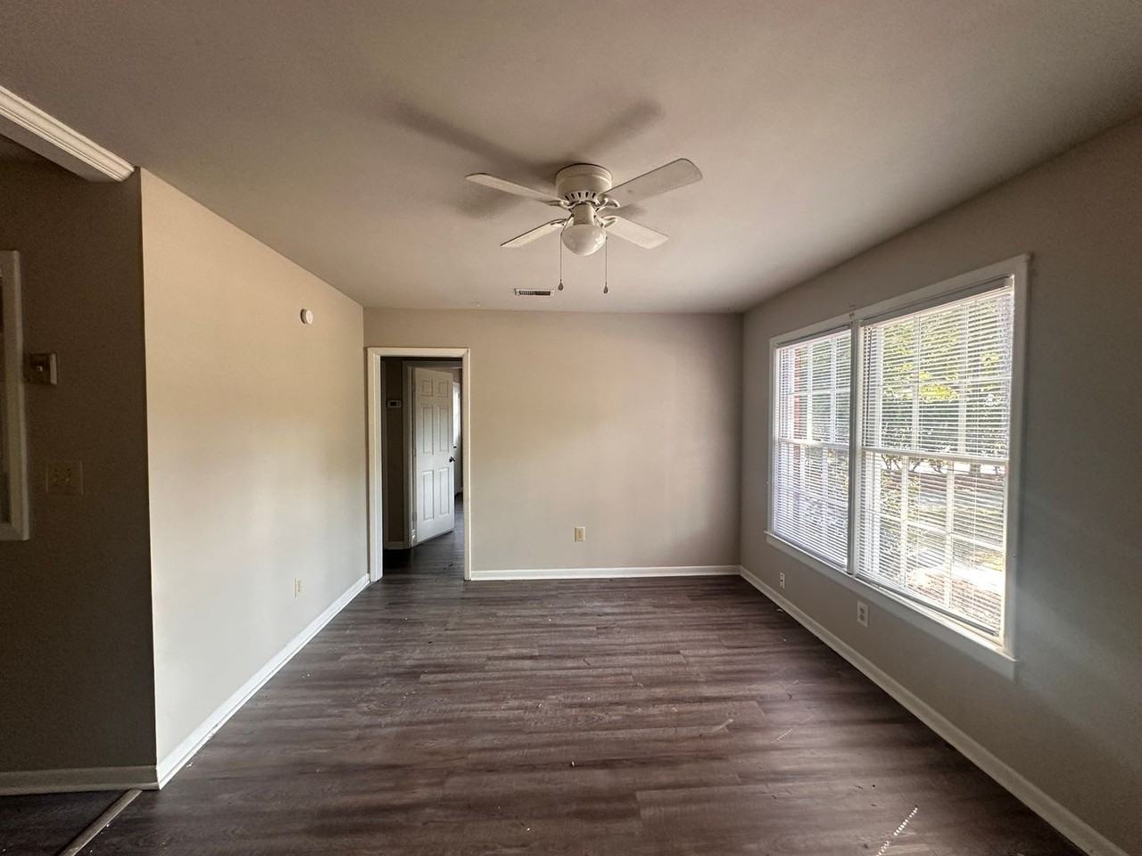 803 Montclair Dr - Photo 3 of 6