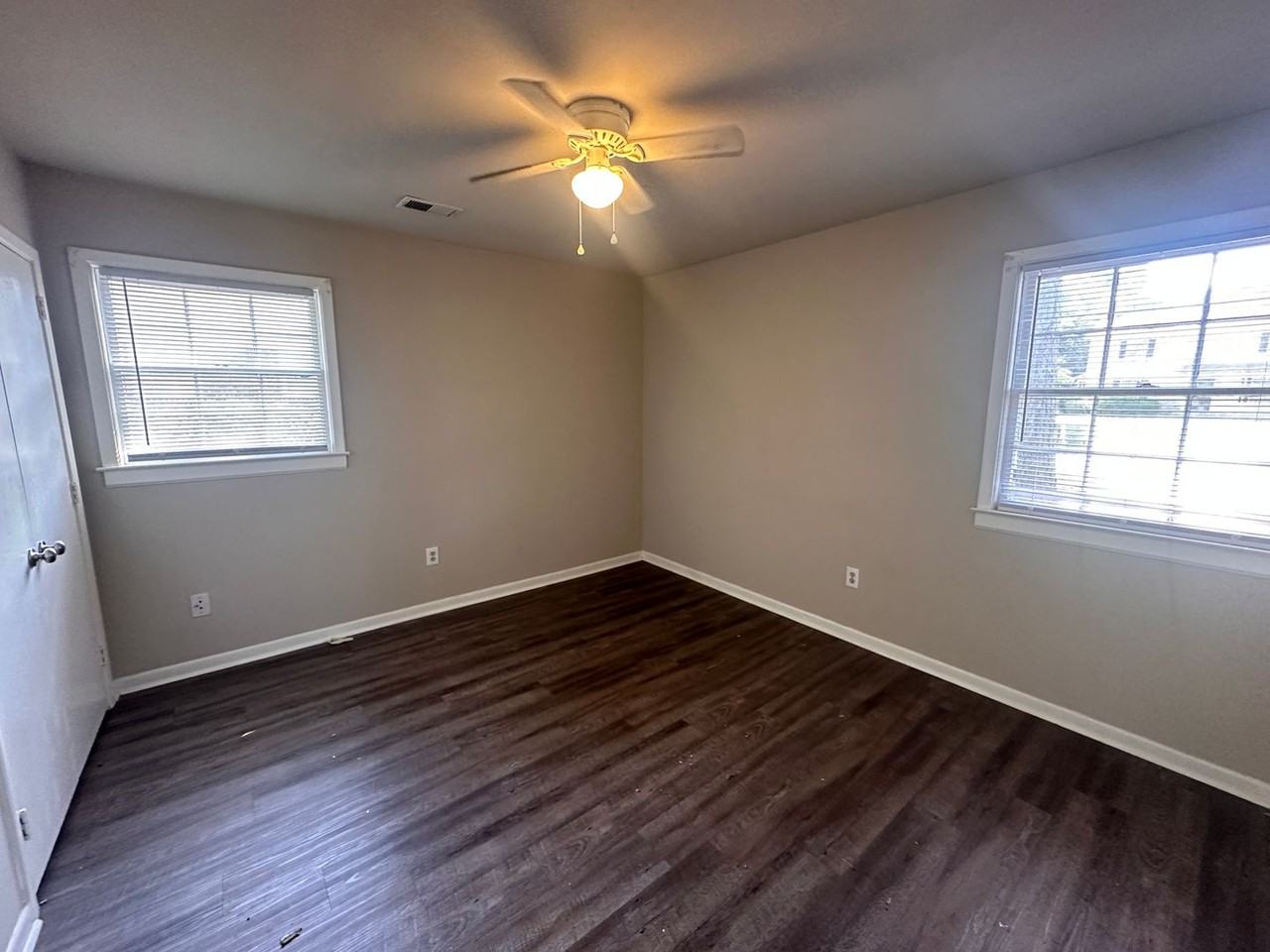 803 Montclair Dr - Photo 5 of 6
