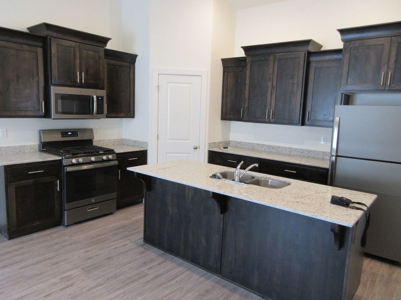 2154 N 550 W - Photo 4 of 20