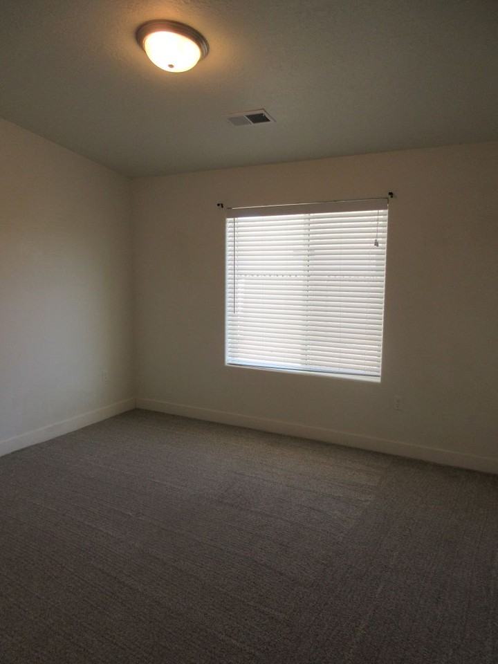 2154 N 550 W - Photo 6 of 20
