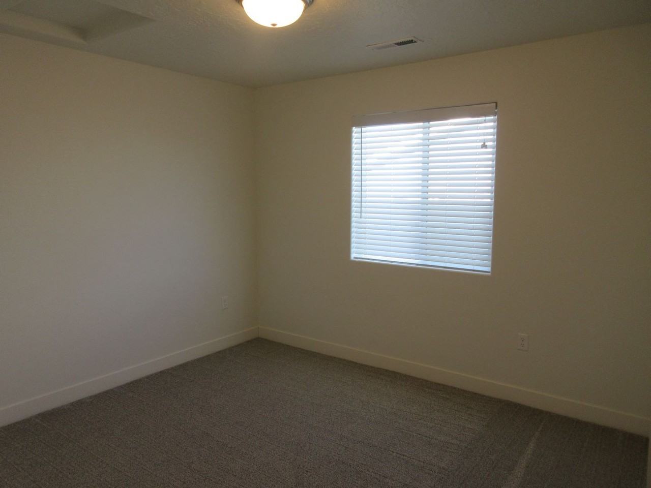 2154 N 550 W - Photo 7 of 20
