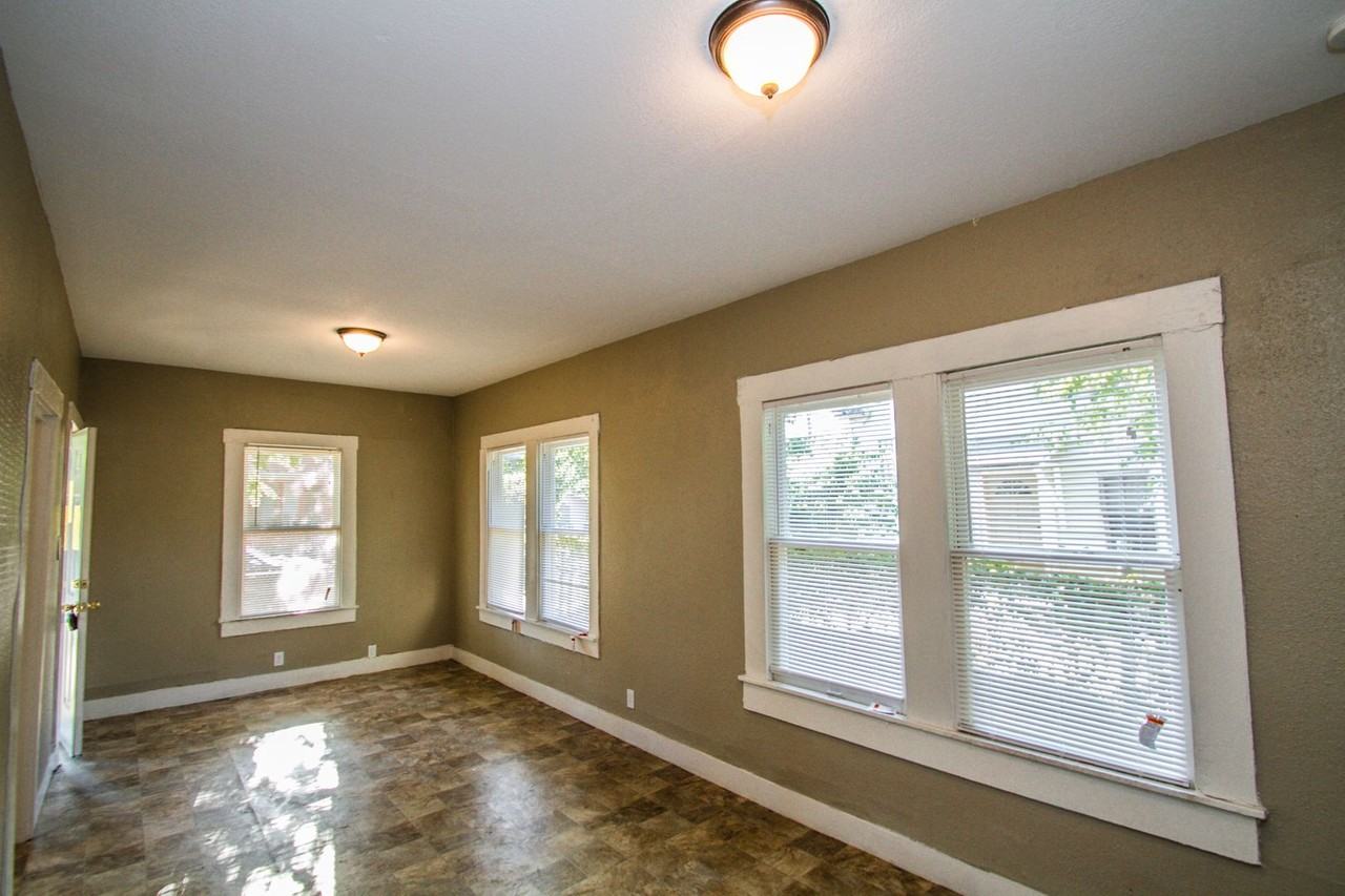 524 Saint Martin Ave - Photo 2 of 18