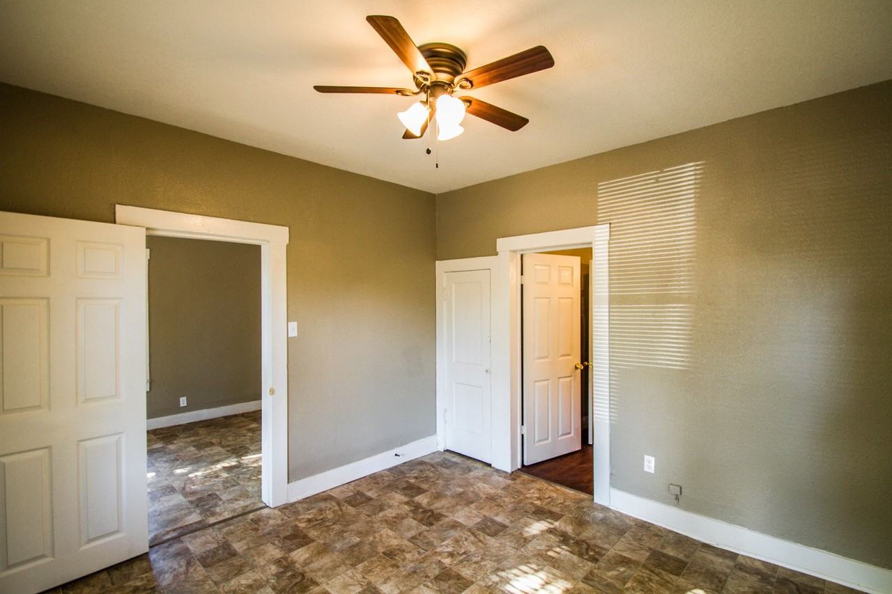 524 Saint Martin Ave - Photo 3 of 18