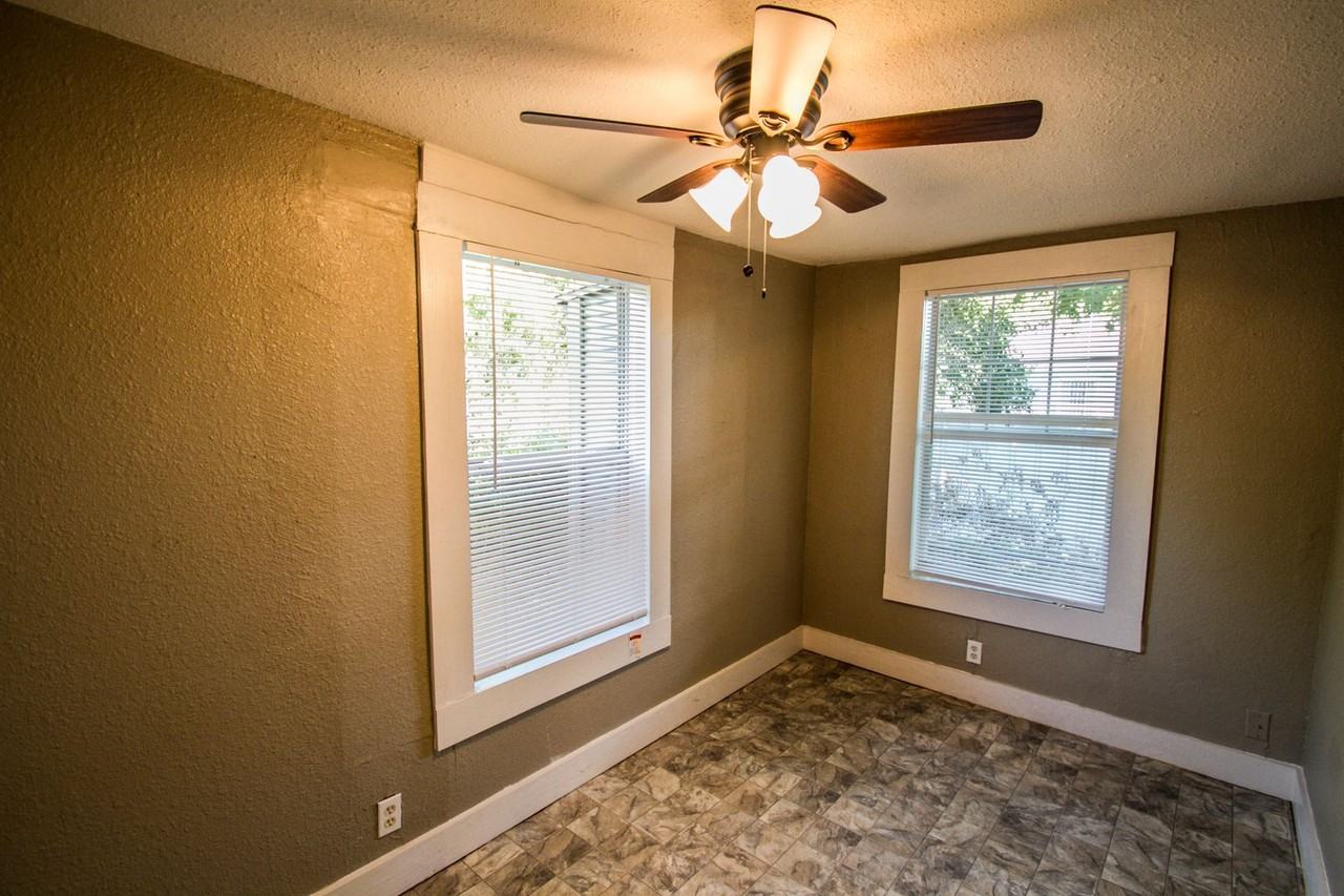 524 Saint Martin Ave - Photo 2 of 18