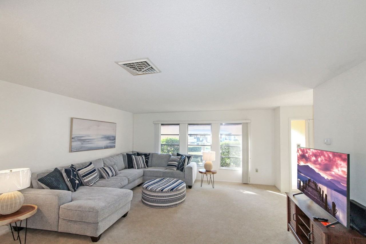 217 Matisse Cir N - Photo 3 of 16