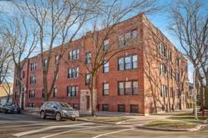 featured image of 4951 N Oakley Ave