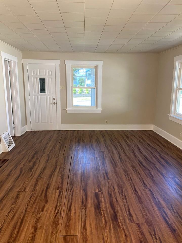 1424 Richmond Ave - Photo 2 of 13