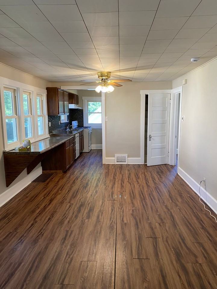 1424 Richmond Ave - Photo 3 of 13
