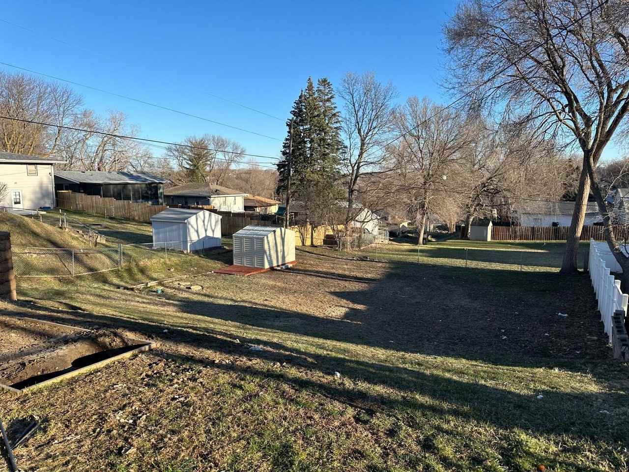 313 30th St - Photo 2 of 16