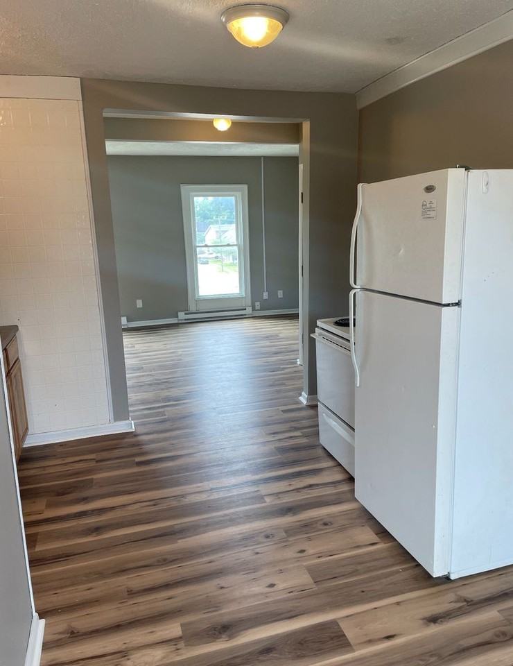 210 W Main - Photo 2 of 10