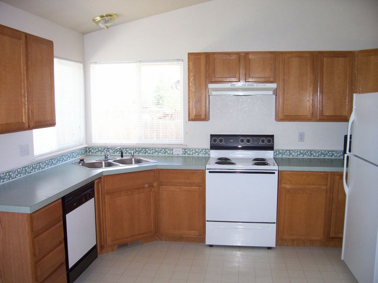 1110 Norma Ct - Photo 2 of 6