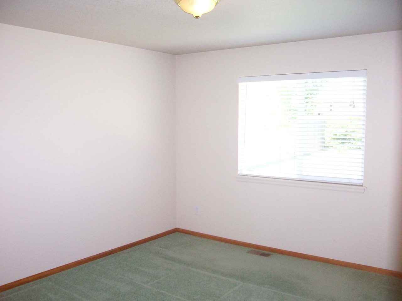 1110 Norma Ct - Photo 3 of 6