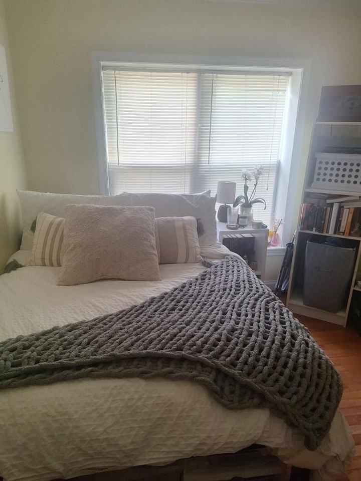 172 Newton St - Photo 4 of 13