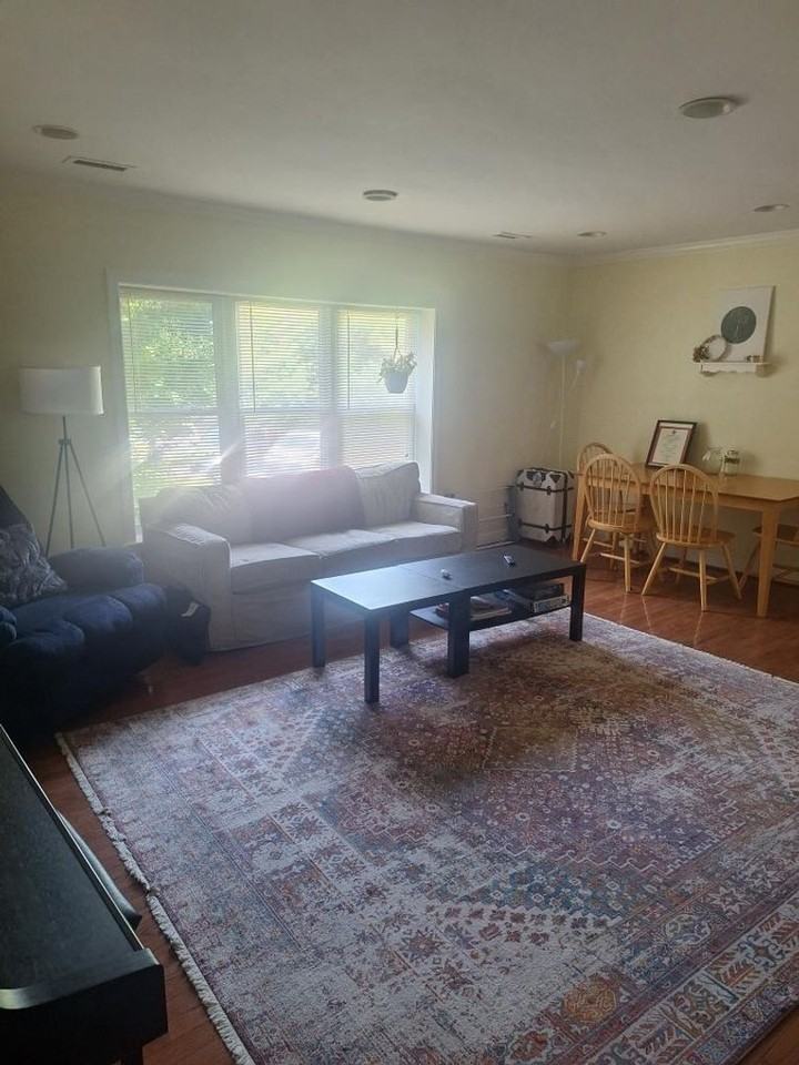 172 Newton St - Photo 7 of 13