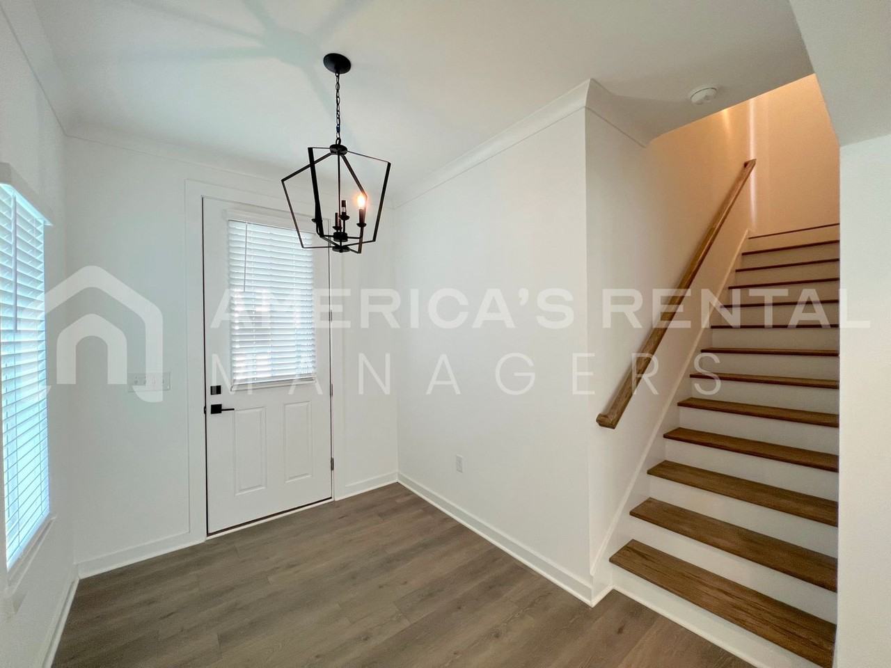 4604 Casablanca Dr - Photo 3 of 35