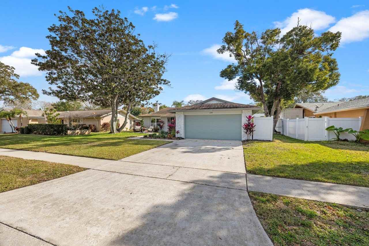 11145 Bella Loma Dr - Photo 3 of 43