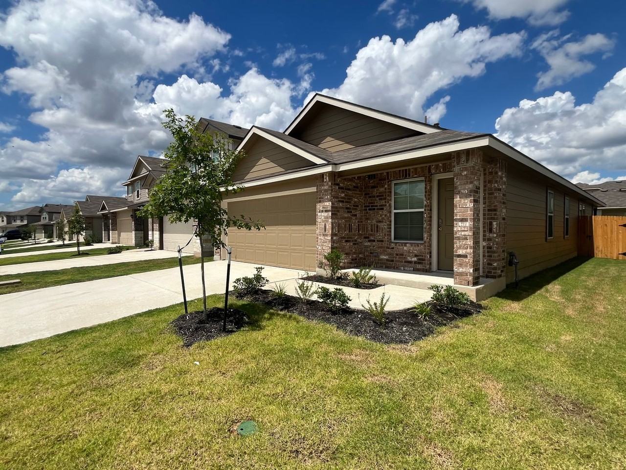 210 Legendary Trail Loop - Photo 3 of 33