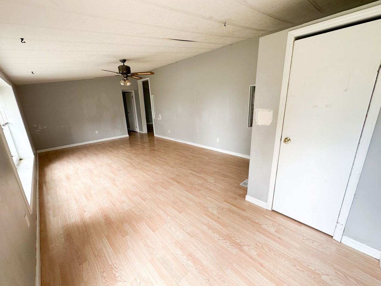 101 9th St - Photo 2 of 15