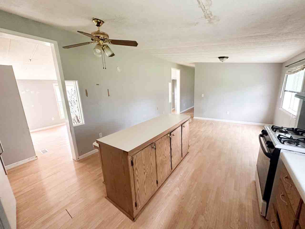 101 9th St - Photo 4 of 15